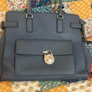 Michael Kors purse kept in excellent shape looks brand new